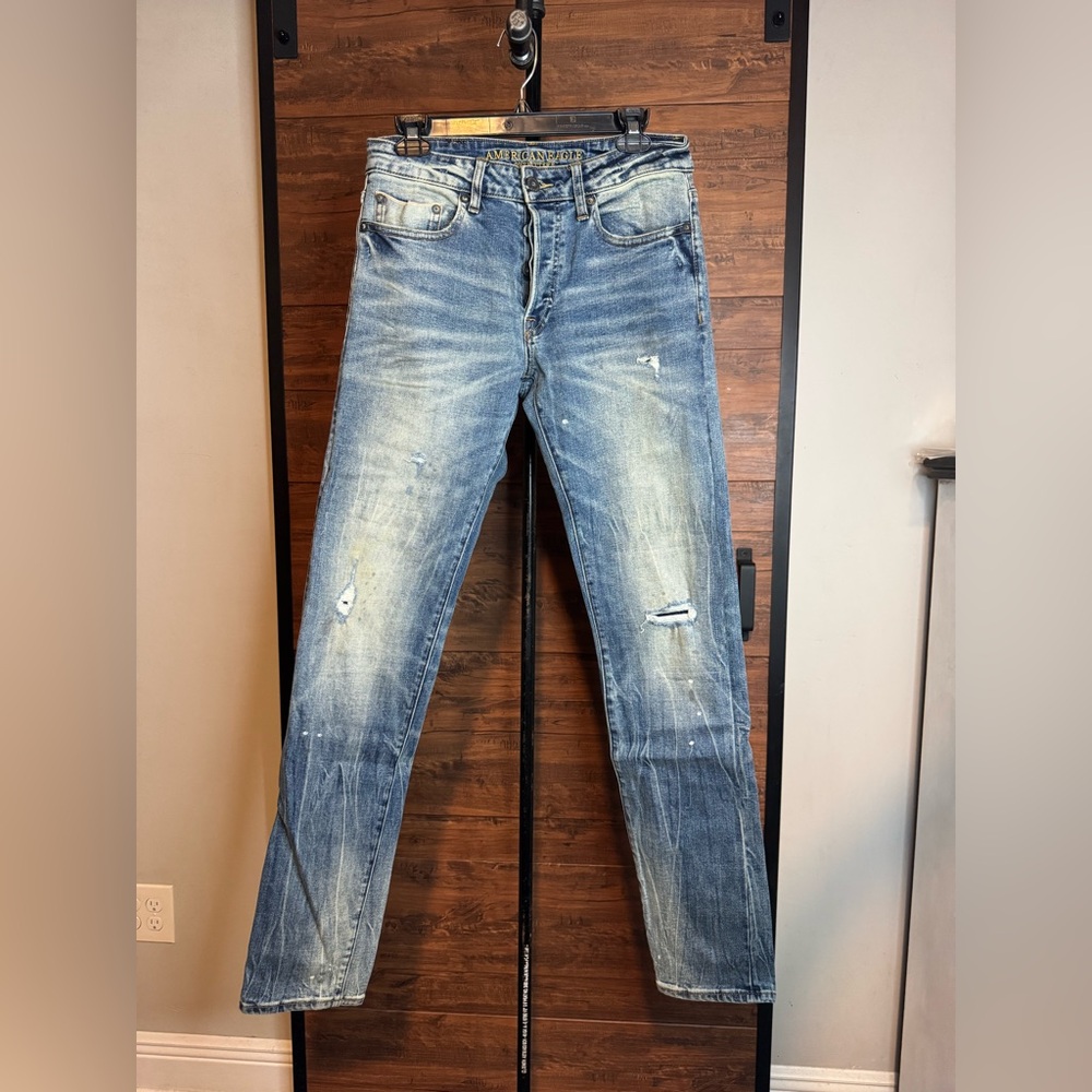 American Eagle Men's Blue Distressed Jeans